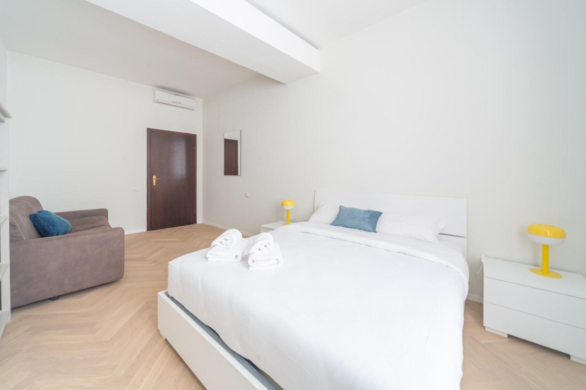 Apartment Charming 2-bedroom In Milanese Building Mailand
